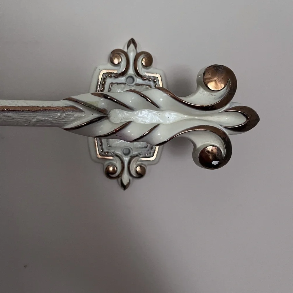 Vintage towel rack holder white and gold
